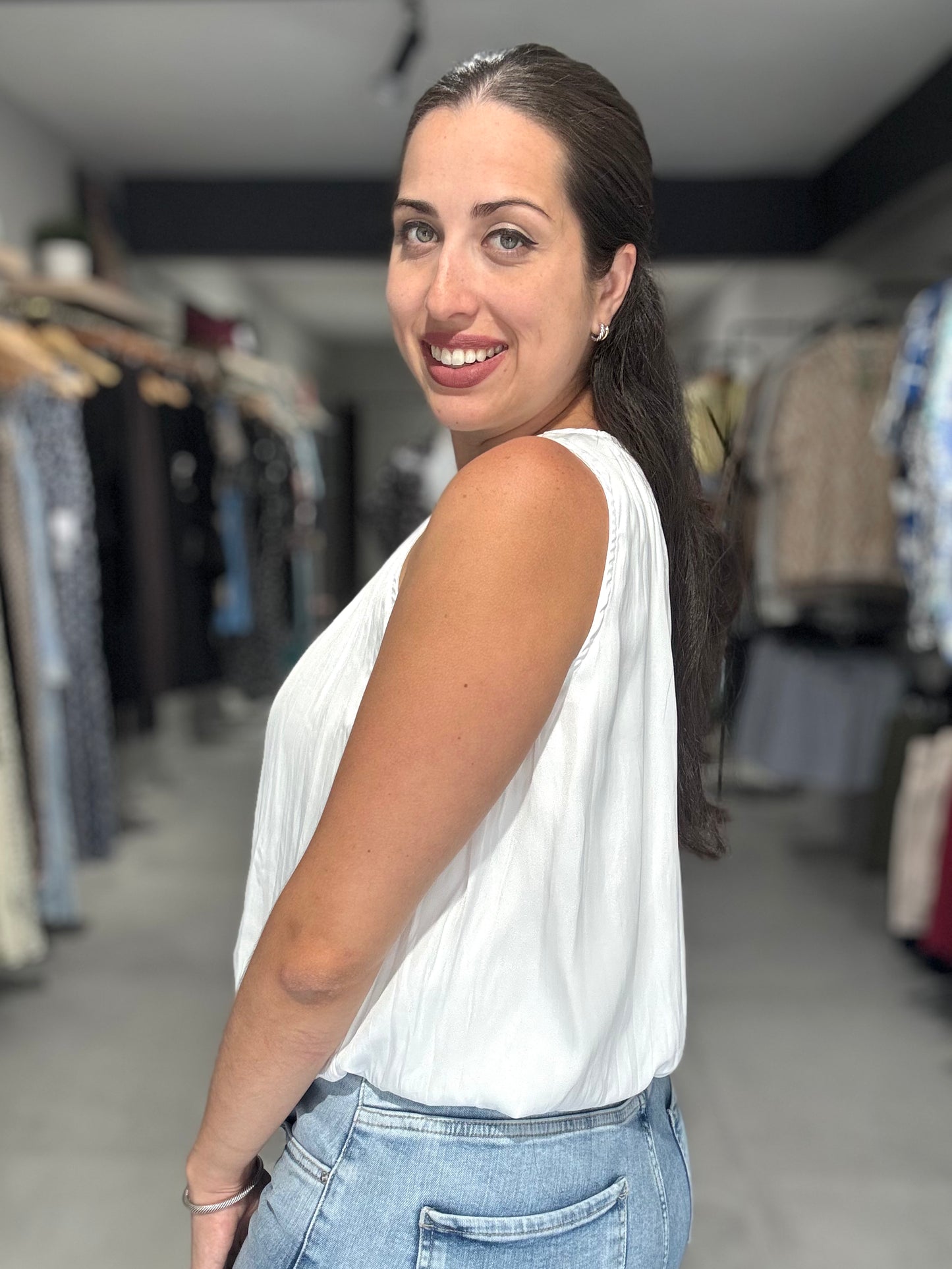 Bubble Trim Sleeveless Blouse | WHITE