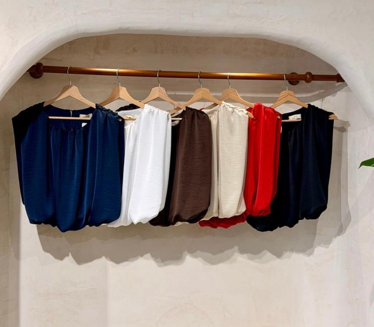 Balloon Trim Blouse | VARIEDAD
