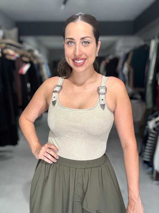 Buckle Straps Top | BEIGE