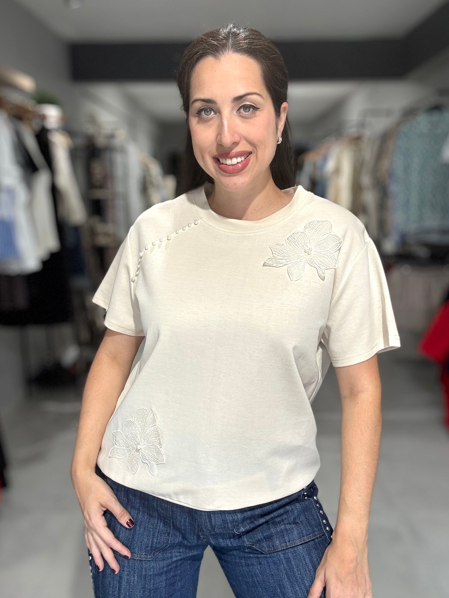 Floral Accent Tee | BEIGE