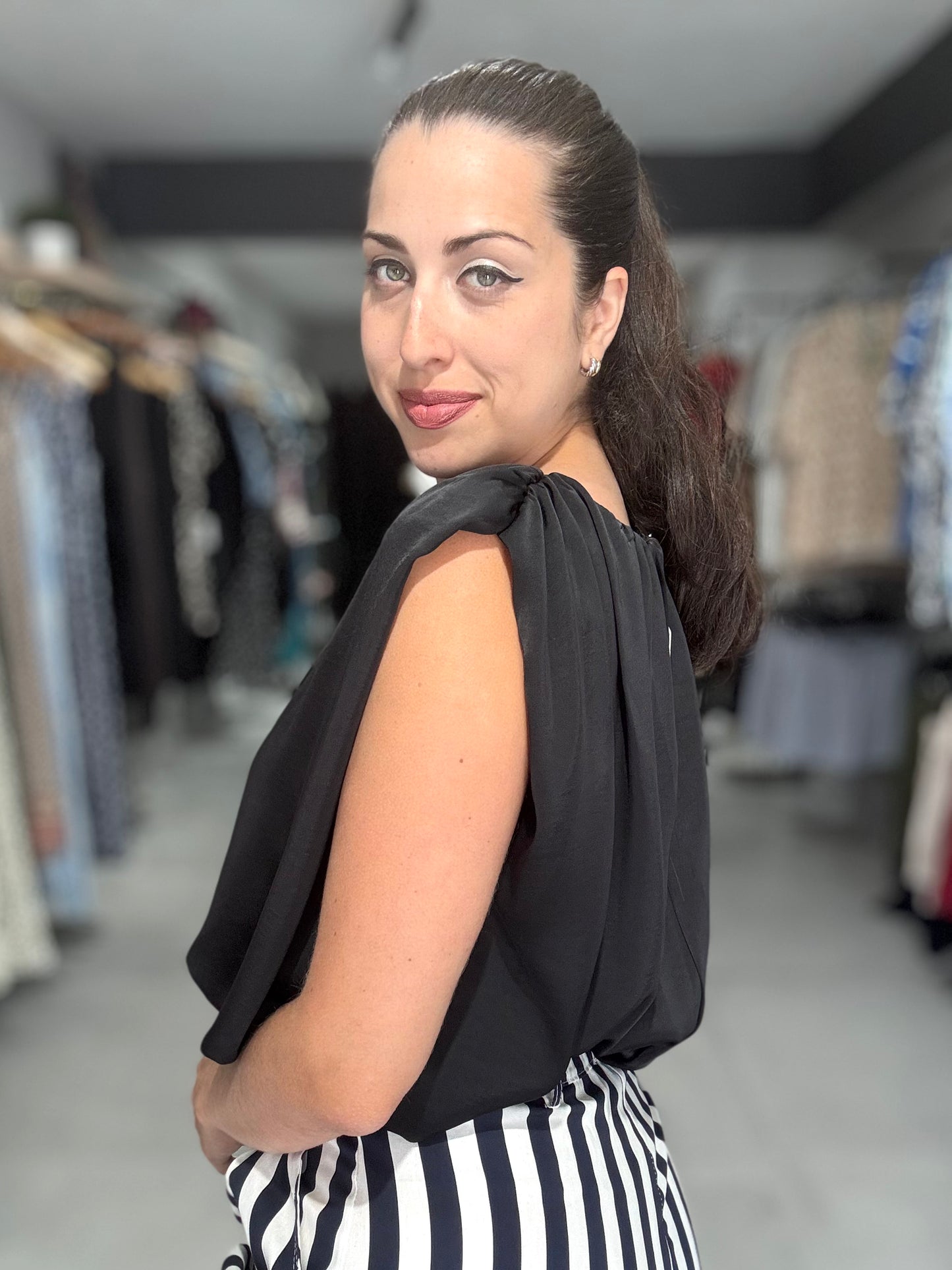 Balloon Trim Blouse | BLACK