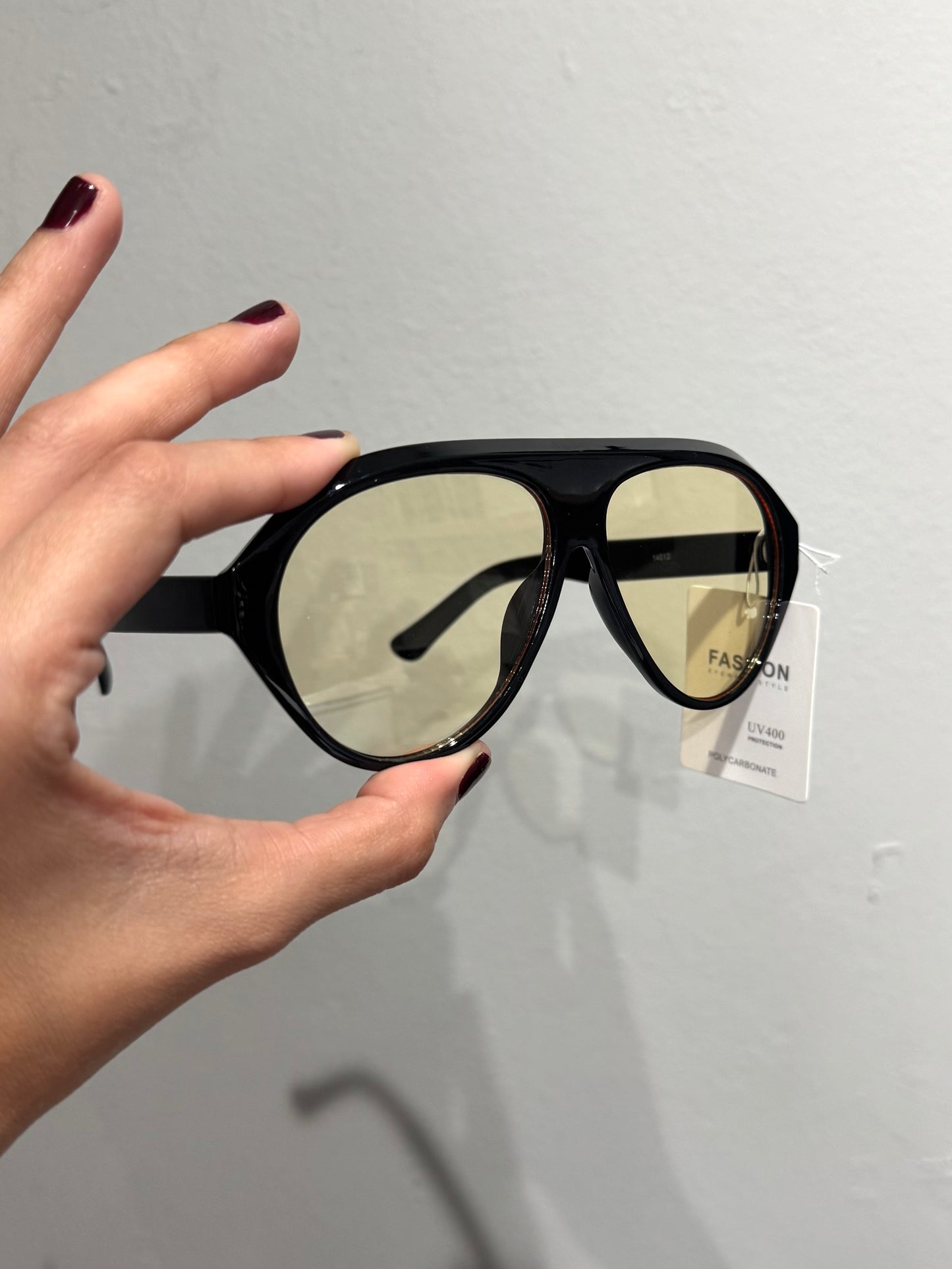 Modern Straight Round Sunglasses | VARIEDAD