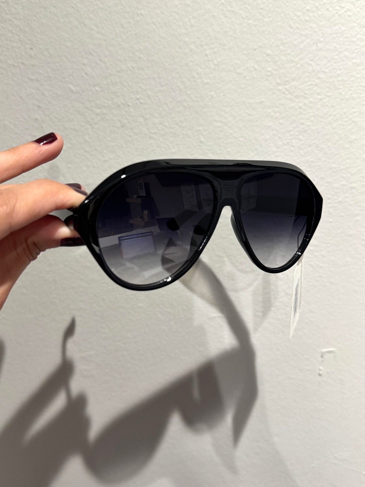 Modern Straight Round Sunglasses | VARIEDAD