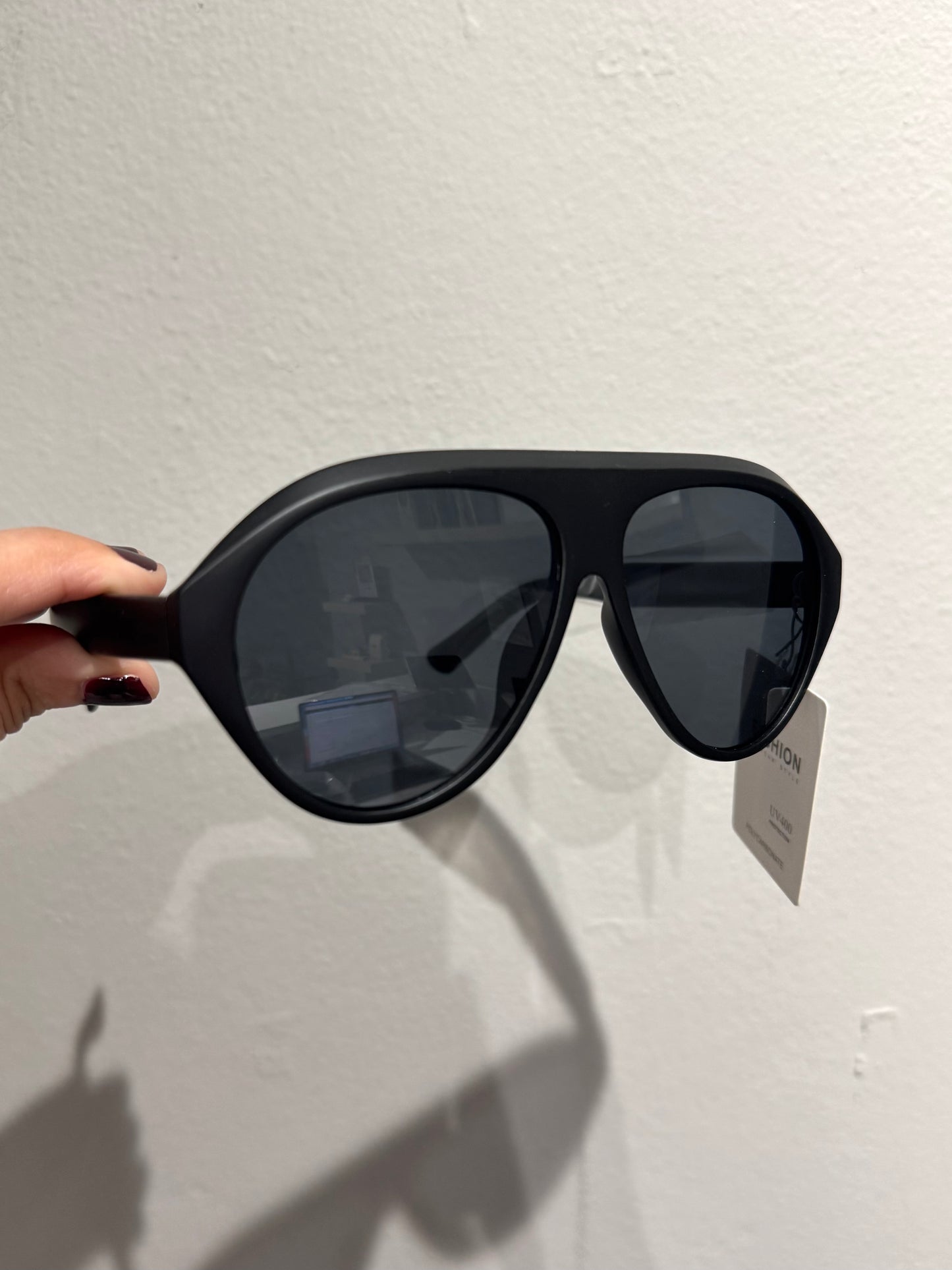 Modern Straight Round Sunglasses | VARIEDAD