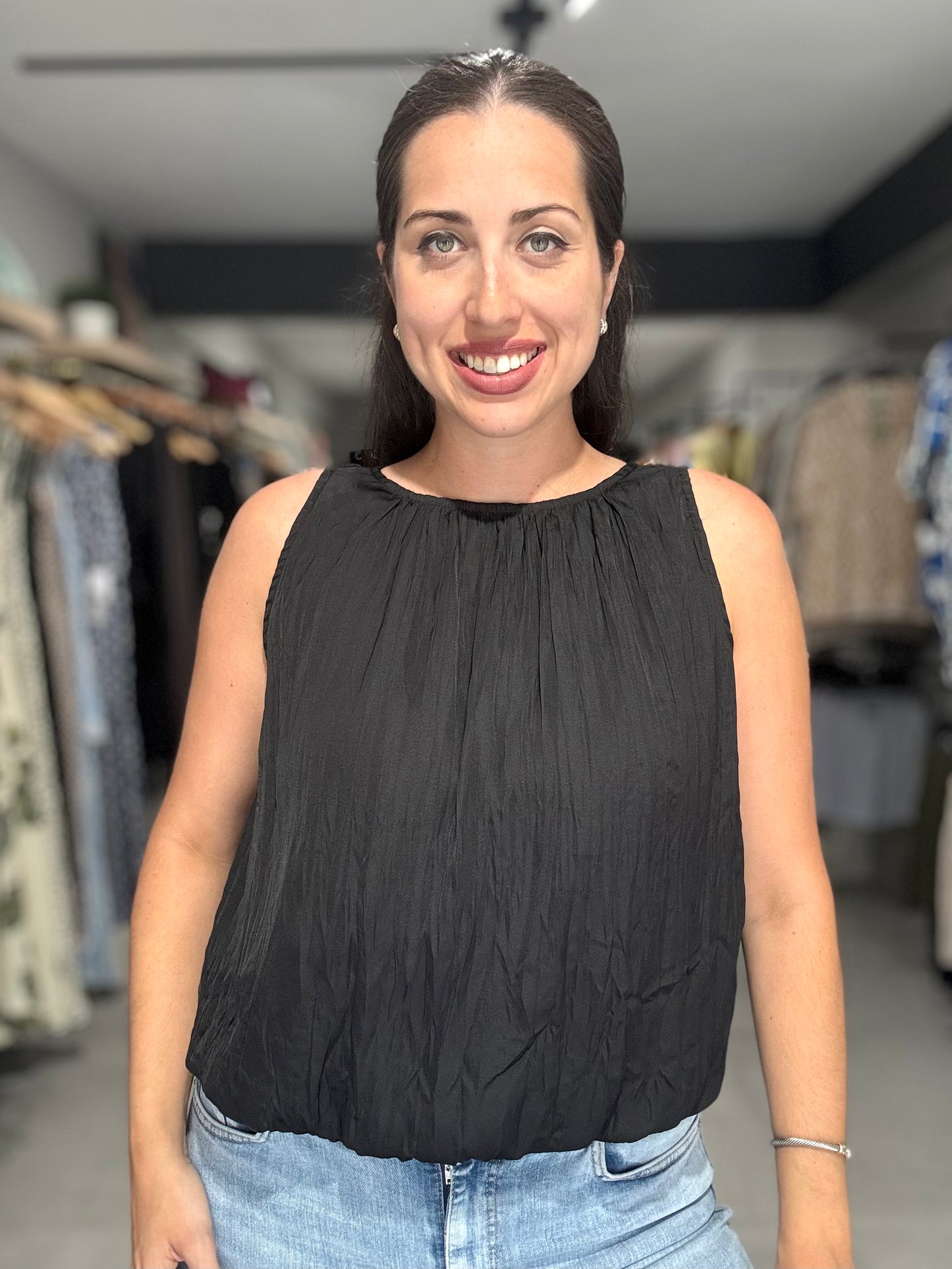 Bubble Trim Sleeveless Blouse | BLACK